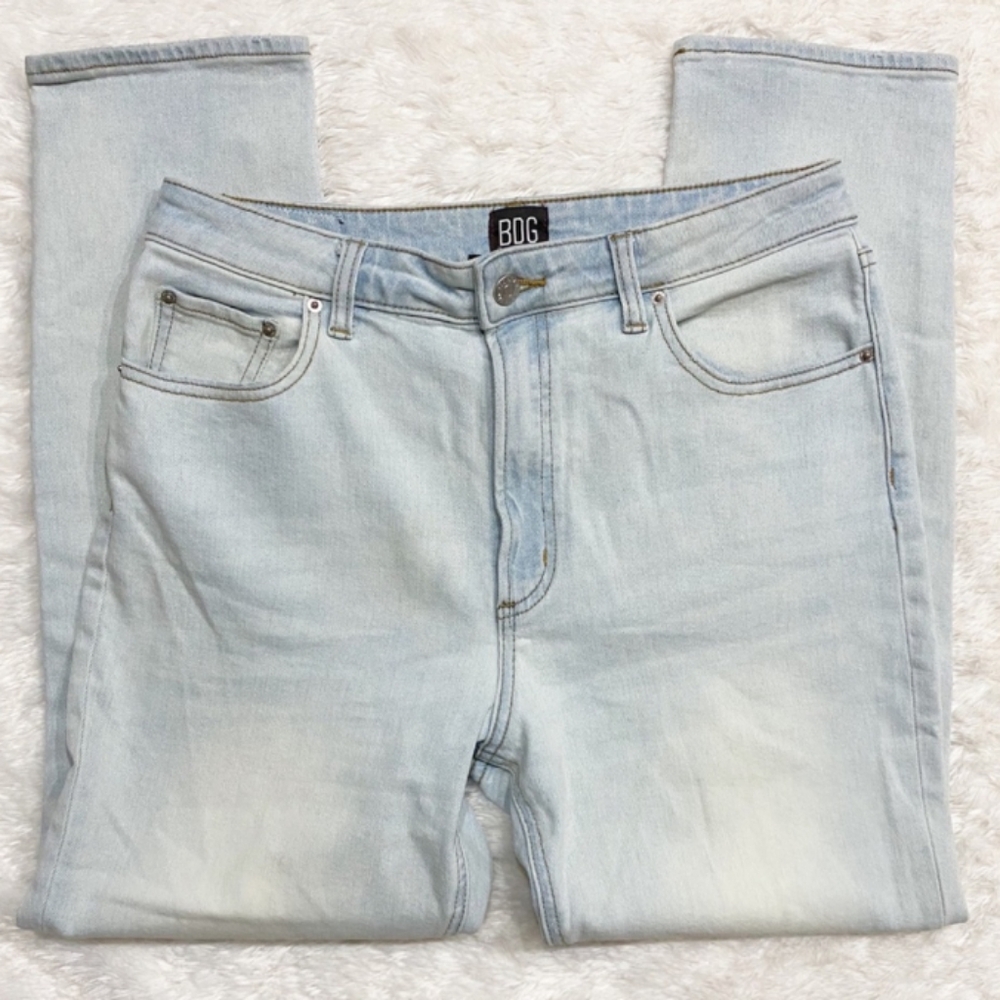 BOG Girlfriend Highrise Cropped light blue/white Jean denim  pants size 28